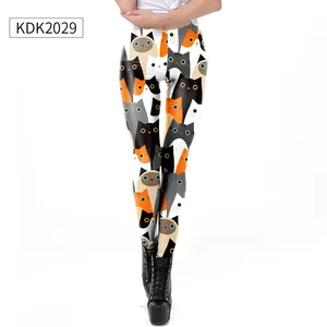 Détail du legging d'Halloween imprimé chat 3D montrant la coupe ajustée et élastique