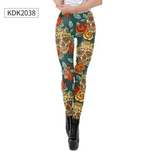 Détail du motif tête de mort et roses sur le legging de yoga d'Halloween