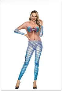 Detail eines 3D Meerjungfrau-Bodysuits mit blauen Schuppen und Muschel-Design