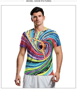 Professioneel model met een heren T-shirt met een kleurrijke abstracte 3D-print