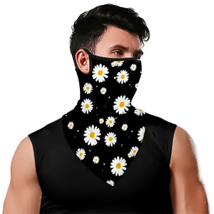 Vue détaillée du cache-col à boucles d'oreilles en tissu noir avec imprimé marguerites blanches
