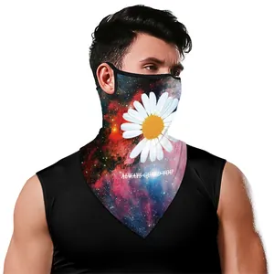Détail du masque de protection solaire avec motif marguerite et couverture du cou