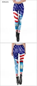Detalle de los leggings elásticos con estampado de bandera americana y Estatua de la Libertad