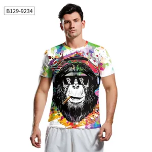 Vue détaillée de l'imprimé chimpanzé coloré street art sur T-shirt blanc pour hommes