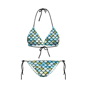 Dettaglio ravvicinato del set bikini con stampa a squame di sirena e sfumature di colore