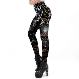Détail de l'imprimé crâne 3D cyberpunk et motifs mécaniques sur leggings extensibles
