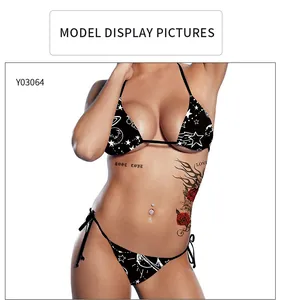 Detailopname van zwarte bikini met witte sterren- en planeten 3D-digitale prints
