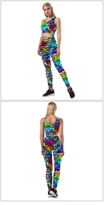 Vue détaillée avant et arrière de l'ensemble top court et legging avec imprimé 3D coloré