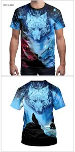 Dettaglio della stampa lupo 3D e cielo stellato su entrambi i lati della t-shirt da uomo