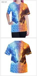 Dettaglio ravvicinato della stampa 3D lupo di ghiaccio e fuoco su t-shirt a maniche corte