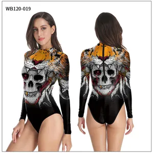 Vista dettagliata fronte e retro di un costume da bagno a maniche lunghe con tigre