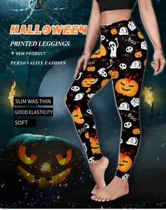 Λεπτομέρεια από κολάν Halloween με σχέδια κολοκύθας και φαντασμάτων σε μαύρο φόντο
