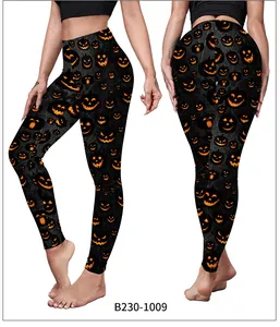 Κολάν για το Halloween με πορτοκαλί κολοκύθες και λευκούς ιστούς αράχνης σε μαύρο φόντο