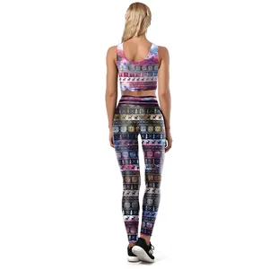 Completo sportivo natalizio da donna con legging stampato a renna e crop top