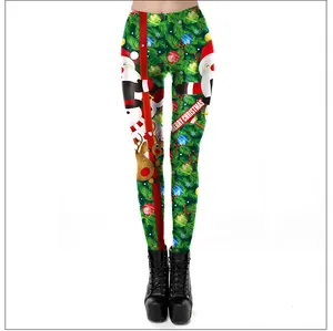 Detailansicht der Weihnachts-Leggings mit Weihnachtsmann- und Rentier-Motiven