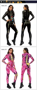 Flachbildansicht von 3D-Skelett- und Blumen-Bodysuits mit Vorder- und Rückseiten-Designs