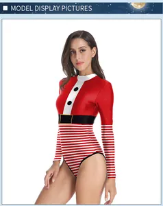 Détail d'un body de Noël à manches longues avec imprimé Père Noël et manches à rayures