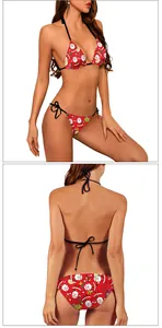 Detailansicht der Vorder- und Rückseite eines roten Weihnachtsbikinis mit Weihnachtsmann