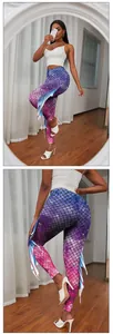 Détails du legging sirène avec dégradé violet et nageoires 3D sur les côtés du pantalon