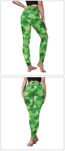 Detailweergave van de yoga legging met hoge taille en groene klaverprint voor St. Patrick's Day