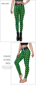 Detail van de St. Patrick's Day legging met groene klaverprint en riemontwerp