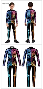 Detailansicht eines Kinder Halloween Overalls mit buntem Neon Skelett Digitaldruck