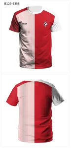 Dettaglio fronte e retro della maglia da calcio a strisce rosse e bianche con lo stemma