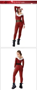 Vue avant et arrière d'une combinaison de Noël rouge pour femme avec bordure en fourrure