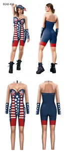 Detail des USA-Flaggen-Bodysuits mit Stehkragen, Ärmeln und Reißverschluss am Rücken