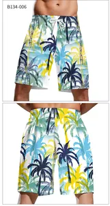 Vue avant et arrière du short de plage pour homme avec imprimé palmier tropical