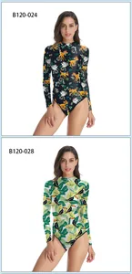 Vues détaillées de maillots de bain à manches longues avec imprimés biche et toucan