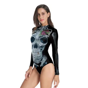 Maillot de bain une pièce à manches longues avec motif crâne et roses gothique