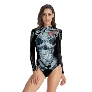 Maillot de bain une pièce à manches longues avec crâne gothique et roses mauves