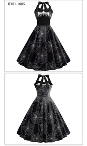 Détail de robe licou Halloween avec imprimé main de crâne et motif toile d'araignée