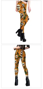 Vue détaillée de l'imprimé tournesol et crâne sur le legging extensible de haute qualité