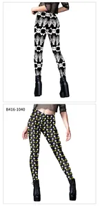 Detalle de leggings de Halloween con manos de esqueleto y calaveras en tejido elástico suave