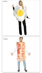 Vue détaillée des costumes drôles d'œuf au plat et de bacon pour les fêtes de fête