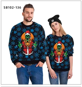 Detailaufnahme des Weihnachtspullovers mit digitalem Zombie-Weihnachtsmann-Druck
