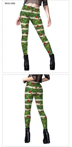 Vue détaillée avant et arrière du legging de Noël avec motifs de sapins et boules