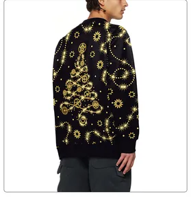 Detail van de mechanische kerstboombedrukking op de rug van de zwarte sweatshirt