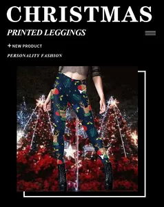Détail de leggings de Noël avec imprimés numériques de rennes et de flocons de neige