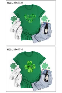 Flachbild von grünen St. Patrick's Day T-Shirts mit Herz- und Kleeblattmuster