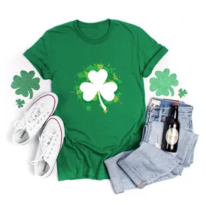 Damen St. Patrick's Day T-Shirt in Grün mit Kleeblatt-Aufdruck und Kunstdesign