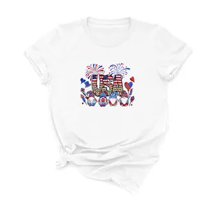 T-shirt blanc de l'Independence Day avec imprimé gnomes USA et détail noué