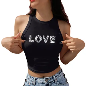 Débardeur noir ajusté pour femme avec imprimé LOVE Halloween et short en jean bleu
