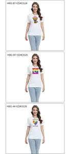 Detailansicht von Regenbogen-Grafikdrucken auf weißen Baumwoll-T-Shirts mit inklusivem Text