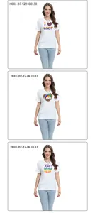 Detaillierte Ansicht von drei weißen Sommer-T-Shirts mit Regenbogen LGBT und Love Print