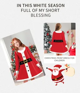 Détail d'une robe de Noël rouge pour enfants avec imprimé ceinture Santa et coupe trapèze