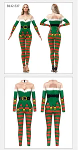 Dettaglio della tutina da elfo di Natale con strisce rosse e verdi e stampa cintura