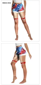 Detail der US-Flaggenprints und roten Schleife an 3D-Digital-Yoga-Leggings